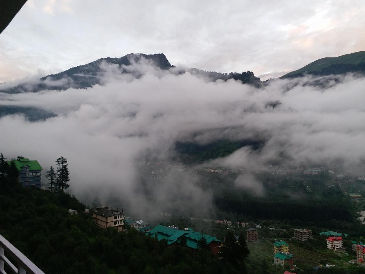 Hotel Seven Hills Manali Exterior photo
