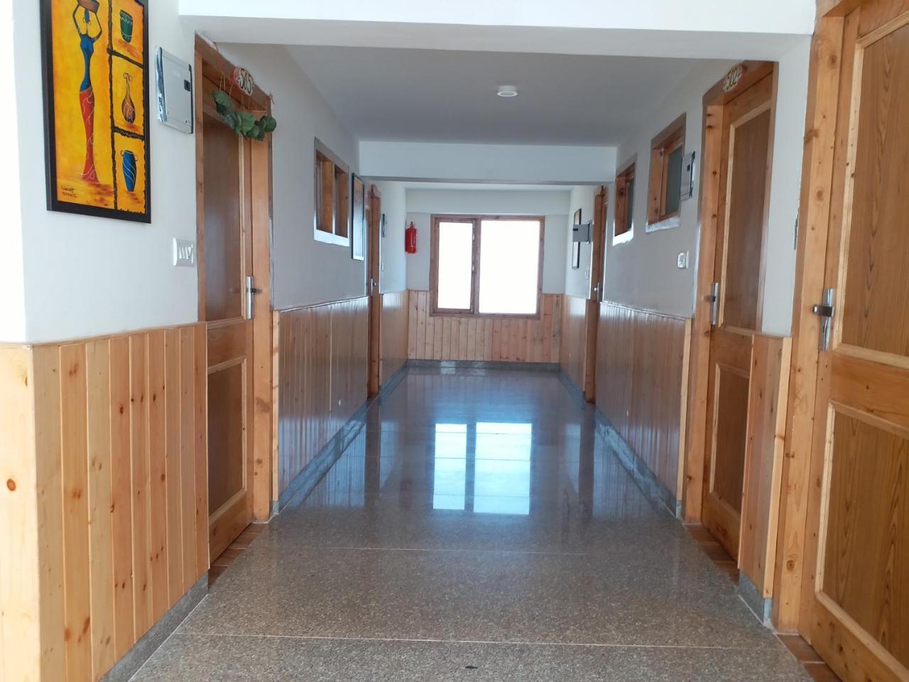 Hotel Seven Hills Manali Exterior photo