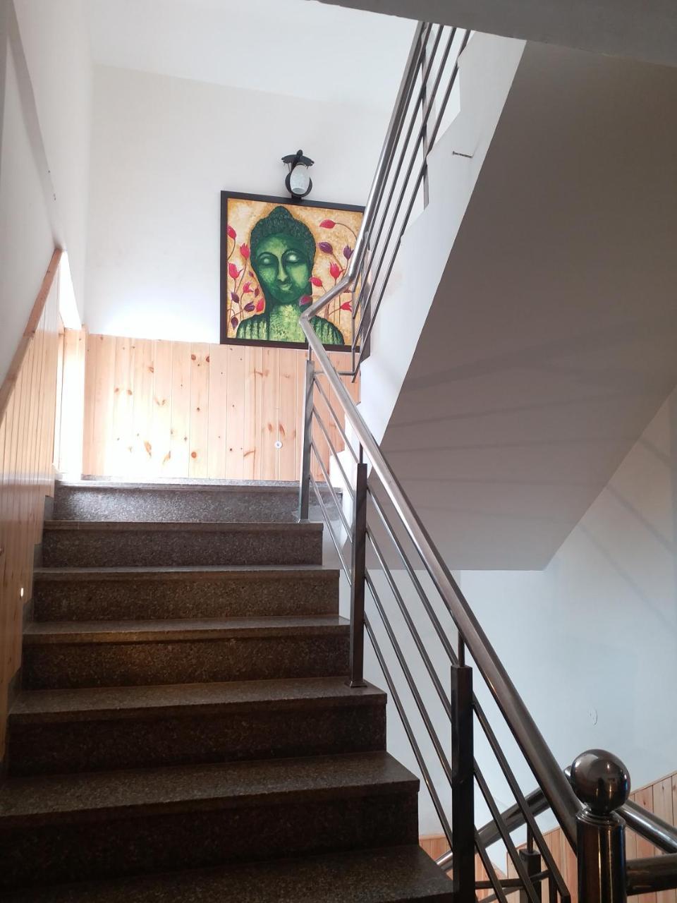 Hotel Seven Hills Manali Exterior photo